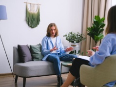 Psychoterapeuci poczekają na ustawę. Sejmowa Komisja Zdrowia wydłuża prace o 3 miesiące