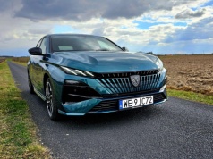 Test: nowy Peugeot 308 1.2 Hybrid 145 GT – kotek, czy drapieżny lew? Opinia, spalanie, wrażenia z jazdy