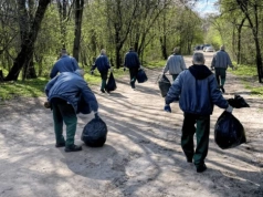 Siedlce. Osadzeni sprzątali Muchawkę. Włączyli się w ogólnopolską akcję