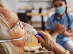 "Granie pacjentami" czy chorzy uwięzieni w szpitalach? Spór o wentylację domową na zakręcie