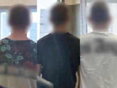 Demolka nad jeziorem. Połamane elementy spalili. Zatrzymano trzech 17-latków (ZDJĘCIA)