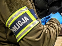 Ugodziła matkę nożem w plecy gdy szykowała kolację. „Nie chciałam jej zabić”