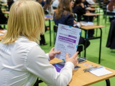 Matura 2026. Czy w rozprawce można wymyślić sobie lekturę? Uczniowie szukają drogi na skróty