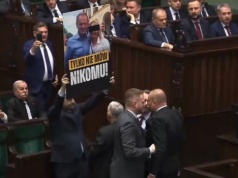 Sejm na granicy chaosu. Polityczna wojna wchodzi na poziom ulicznej propagandy