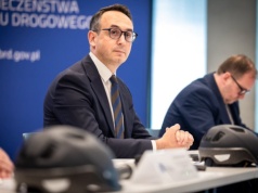 Nagły zwrot w przetargu ministerstwa na rozdawanie kasków rowerowych