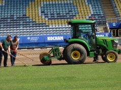Nowa murawa już zieleni się na Motor Arenie Lublin. Przyjechała ze Słowacji