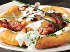 Nie musisz jechać do Budapesztu, by ich spróbować. Tak zrobisz langosze w domu