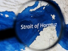 Ormuz otwarty, ale tylko na chwilę? Iran przepuszcza statki przez cieśninę, ropa tanieje