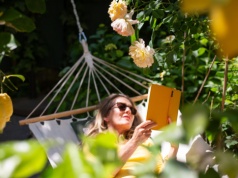 3 książki, które momentalnie poprawią ci humor. Sięgnij po nie, gdy masz gorszy dzień