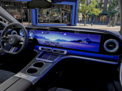 Mercedes pokazuje wnętrze elektrycznej C-Klasy. Dominują ogromne ekrany