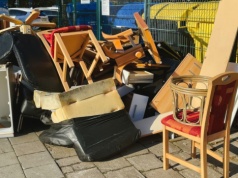 Zbiórka odpadów wielkogabarytowych. Co wystawić, a co nie zostanie odebrane?