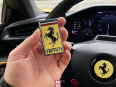 Ferrari wypłaca pracownikom rekordowe premie. Mimo spadku produkcji