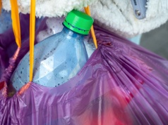 Polacy tracą cierpliwość do butelkomatów. Dzięki tej aplikacji to bułka z masłem