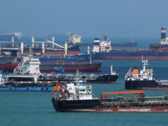 Cieśnina Ormuz otwarta. Ceny ropy spadły o 10 proc.