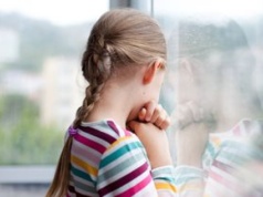 Dieta przyspiesza dojrzewanie dziewcząt? Ekspertka stawia sprawę jasno