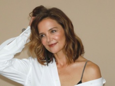 Posągowa Katie Holmes skradła show. W tej spódnicy wyglądała jak bogini