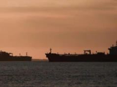 Ormuz odblokowany? Iran ogłasza zwrot o 180°, ropa nurkuje w dół – ale z Teheranu płyną też sprzeczne sygnały