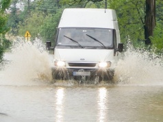 Zostały godziny do potężnych ulew. W tych regionach zaleją domy i drogi