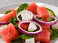 Nie tylko wspiera pracę jelit, ale chroni je przed rakiem. Jedz codziennie