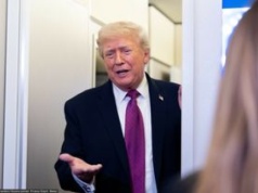 Pomaga Trumpowi we wspieraniu prawicy w Europie. Ma 27 lat