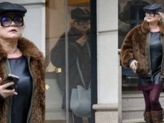 Wystrojona Katarzyna Figura zadaje szyku na środku chodnika. Ikona mody? (ZDJĘCIA)