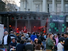 POZNAŃ: DŻUNGLA DŹWIĘKÓW OPANOWAŁA MIASTO! Trwa NEXT FEST 2026 – muzyczne szaleństwo w centrum Wielkopolski!