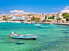 Chorwacja za grosze 🌊 Loty i noclegi (z basenem) na wyspie Pag za 709 PLN 🔥