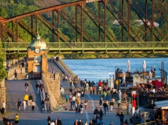 Czeski most na liście najpiękniejszych. Spacer tuż obok pociągu