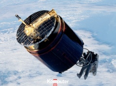 Astronauta złapał spadającego satelitę we własne ręce