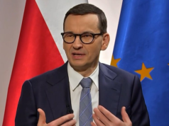 Kaczyński straszy, Morawiecki chce go ugłaskać. Napięcie w PiS coraz mocniejsze