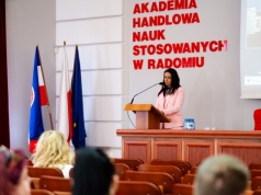 Społeczeństwo przyszłości - Konferencja na AHNS