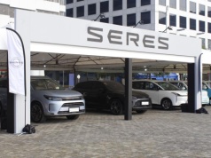 Producent aut elektrycznych Seres opatentował toaletę wbudowaną w fotel