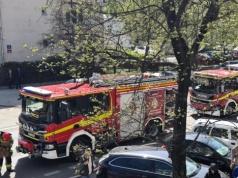 Praga-Południe. Kobieta spaliła się w pożarze przez niedopałek. W mieszkaniu była libacja