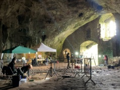 Archeolodzy badają jaskinię ukrytą pod zamkiem. "Nie ma drugiej takiej"