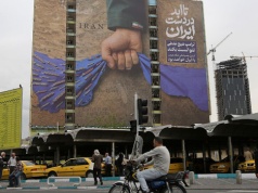 Donald Trump: "zajmujemy twarde stanowisko". Jest mowa o nowych propozycjach dla Iranu