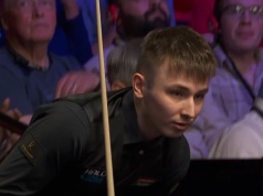 Polak zadebiutował na MŚ. Ależ pojedynek z legendą