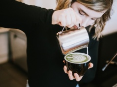Matcha matchy nierówna. "Ta tradycyjna to zaledwie ułamek produkcji herbaty w Japonii"