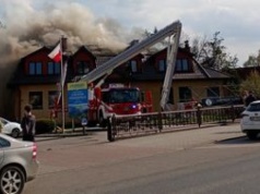 Pożar restauracji "Stary Młyn" w Dębicy. Przyczyna nie jest znana