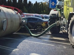 Zderzył się z szambowozem (ZDJĘCIA)