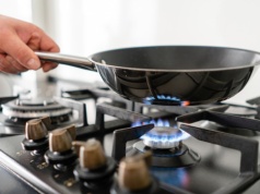 Polacy stosują sprytne triki. Rachunki za gaz spadają o 30 procent