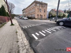 Tołstoja po remoncie. „Przez spowalniacze można uszkodzić samochód”