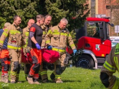 Strażacy w akcji: zasłabnięcie na ulicy, lądowanie LPR i wycieki substancji. Pięć interwencji w jeden dzień