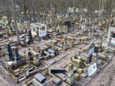 Cmentarz w Warszawie skrywał tajemnice. Znaleziono amunicję i pamiątki