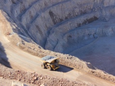 Miliard dolarów dla polskiego giganta miedziowego. "Inwestycja zaczyna się spłacać"