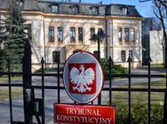 Sprawa Trybunału Konstytucyjnego mocno dzieli Polaków. Nowy sondaż