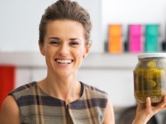 Wyjmij ze słoika i nałóż na twarz. Brzydko pachnie, ale działa cuda