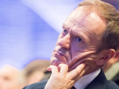 Sondaż: ponad połowa Polaków wciąż negatywnie ocenia rząd Donalda Tuska