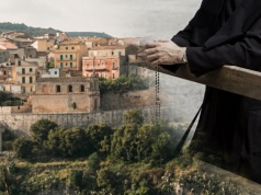 Włoski proboszcz w tarapatach. Wysłuchał wiernych i się zaczęło