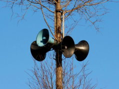 Syreny w Warszawie zawyją już w południe. Wcale nie chodzi tylko o hołd