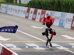 Robot pobił światowy rekord. Pokonał słynnego biegacza w półmaratonie
